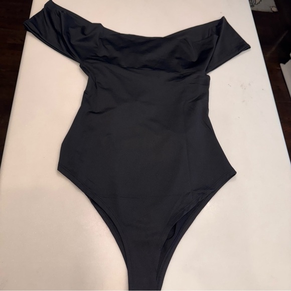 Cider Women’s Off The Shoulder Black Bodysuit Cross Back Sz XL NWT - Picture 9 of 13